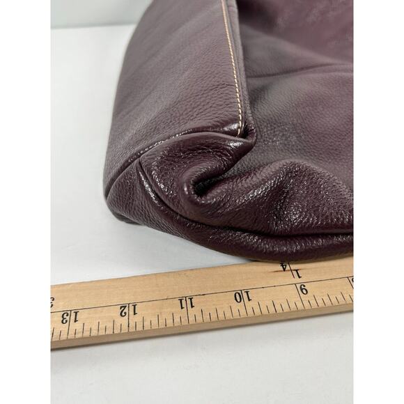 Celsius Women's Red Burgundy Leather Detachable Strap Shoulder Bag Size Medium - Picture 10 of 11